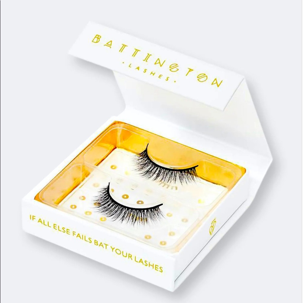 Brand New Never Used Battington Silk Monroe Lashes